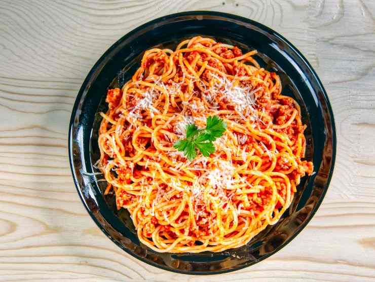 piatto di spaghetti al sugo
